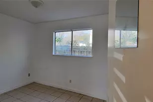 530 W Hopkins St, San Marcos, TX 78666 - Photo 8