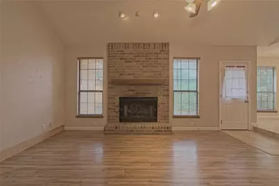 1804 Cedarlawn Street, Taylor, TX 76574 - Photo 6