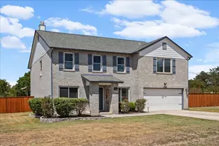 821 Bella Vista Cir, Kyle, TX 78640 - Photo 2