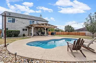 821 Bella Vista Cir, Kyle, TX 78640 - Photo 14