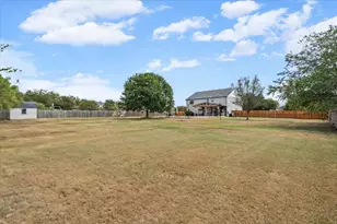 821 Bella Vista Cir, Kyle, TX 78640 - Photo 16