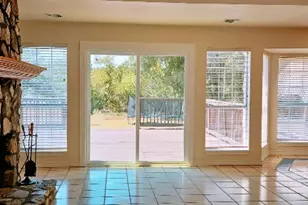 105 Meadow Dr, Georgetown, TX 78633 - Photo 4