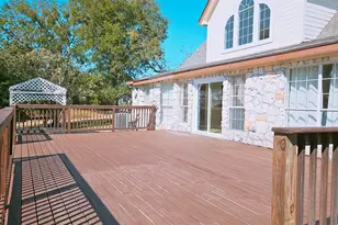 105 Meadow Dr, Georgetown, TX 78633 - Photo 16