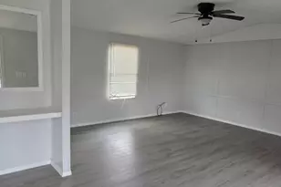 1113 Colorado St, Smithville, TX 78957 - Photo 6