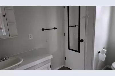 1113 Colorado Street #10, Smithville, TX 78957 - Photo 12