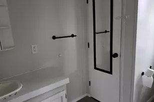 1113 Colorado St, Smithville, TX 78957 - Photo 12