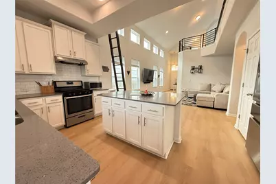 10221 Forest Grove Drive, Austin, TX 78747 - Photo 8