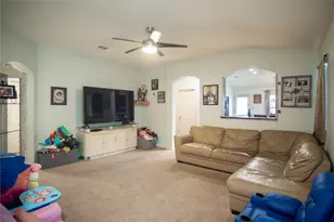 6912 Plains Crest Dr, Del Valle, TX 78617 - Photo 6