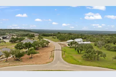 120 Trophy Oak Point, Fredericksburg, TX 78624 - Photo 2