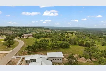 120 Trophy Oak Point, Fredericksburg, TX 78624 - Photo 4