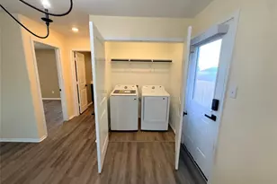 228 Texas Angel Wy, Jarrell, TX 76537 - Photo 10