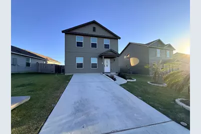 228 Texas Angel Way, Jarrell, TX 76537 - Photo 2