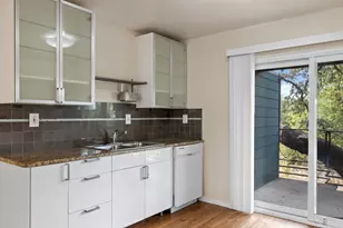1210 Windsor Rd, Austin, TX 78703 - Photo 10