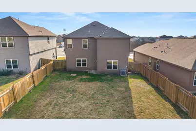 18524 Speculator Lane, Elgin, TX 78621 - Photo 32