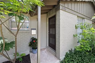 2015 Fair Oaks Dr, Austin, TX 78745 - Photo 4