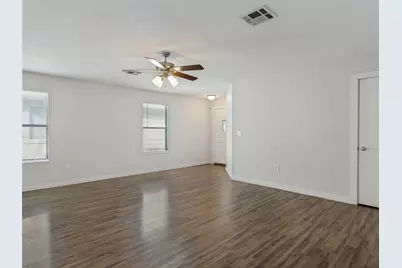 1429 Poppy Seed Lane, Austin, TX 78741 - Photo 4