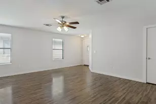 1429 Poppy Seed Ln, Austin, TX 78741 - Photo 4