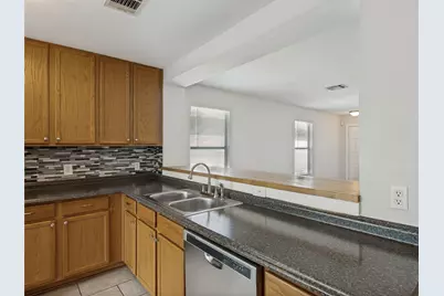 1429 Poppy Seed Lane, Austin, TX 78741 - Photo 10
