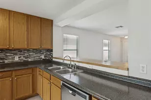 1429 Poppy Seed Ln, Austin, TX 78741 - Photo 10