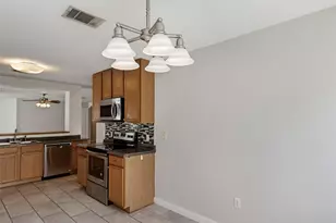 1429 Poppy Seed Ln, Austin, TX 78741 - Photo 8