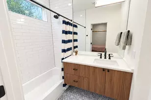 2904 Webberville Rd, Austin, TX 78702 - Photo 16