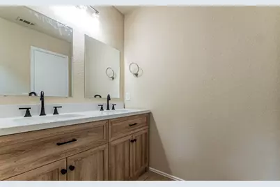 7106 Thannas Way, Austin, TX 78744 - Photo 16