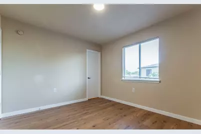 7106 Thannas Way, Austin, TX 78744 - Photo 14