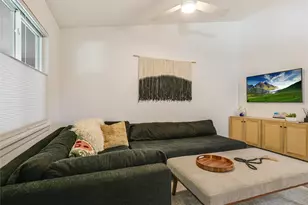 710 W 34th St, Austin, TX 78705 - Photo 4