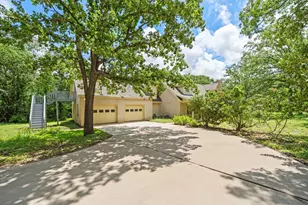 272 Old Coach Ln, Elgin, TX 78621 - Photo 6