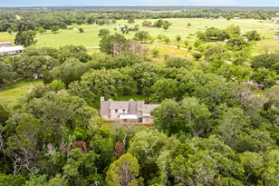 272 Old Coach Ln, Elgin, TX 78621 - Photo 4