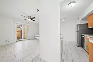 2806 Skyway Cir, Austin, TX 78704 - Photo 4