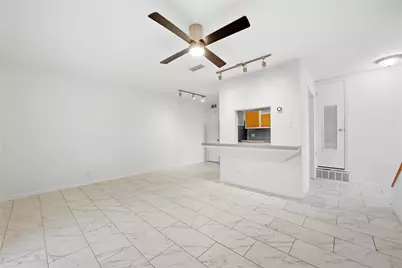 2806 Skyway Circle #101, Austin, TX 78704 - Photo 6