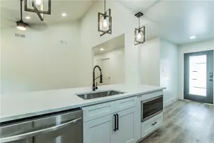 601 E 50th St, Austin, TX 78751 - Photo 4