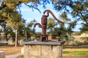 888 Dietrich Rd, Fredericksburg, TX 78624 - Photo 34