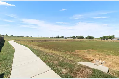 424 Marty Allen Loop, Jarrell, TX 76537 - Photo 4