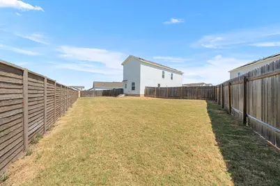 424 Marty Allen Loop, Jarrell, TX 76537 - Photo 10