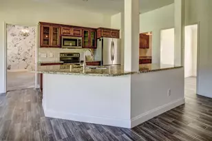 460 Tahitian Dr, Bastrop, TX 78602 - Photo 12