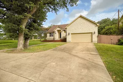 460 Tahitian Drive, Bastrop, TX 78602 - Photo 2