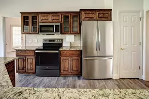 460 Tahitian Dr, Bastrop, TX 78602 - Photo 14