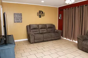 1603 Alcoa Ave, Rockdale, TX 76567 - Photo 8