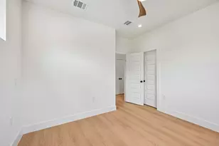 513 W Odell St, Austin, TX 78752 - Photo 32