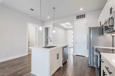 4507 E Martin Luther King Jr Boulevard #122, Austin, TX 78721 - Photo 8