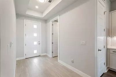 4507 E Martin Luther King Jr Boulevard #122, Austin, TX 78721 - Photo 4