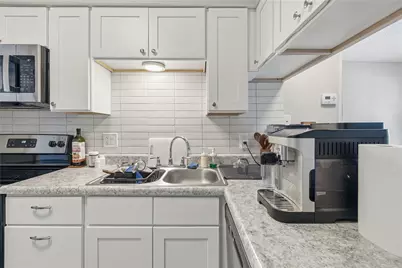 2801 Hemphill Park #A303, Austin, TX 78705 - Photo 4