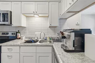 2801 Hemphill Park, Austin, TX 78705 - Photo 4