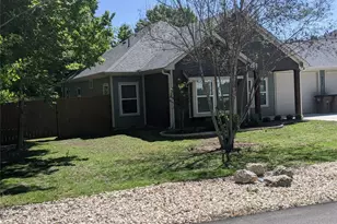 906 Kate St, Lockhart, TX 78644 - Photo 12