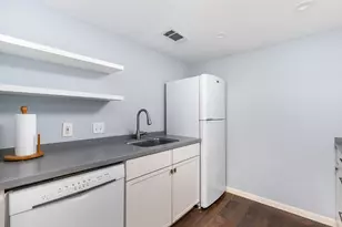 812 Winflo Dr, Austin, TX 78703 - Photo 8