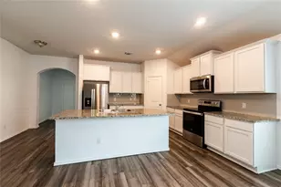 209 Reagor Dr, Taylor, TX 76574 - Photo 2