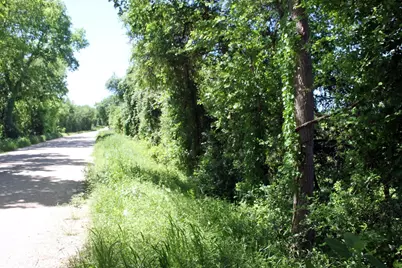 1023 Sierra Drive, Lockhart, TX 78644 - Photo 32