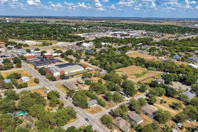 200 E Hoopes Avenue, Pflugerville, TX 78660 - Photo 10